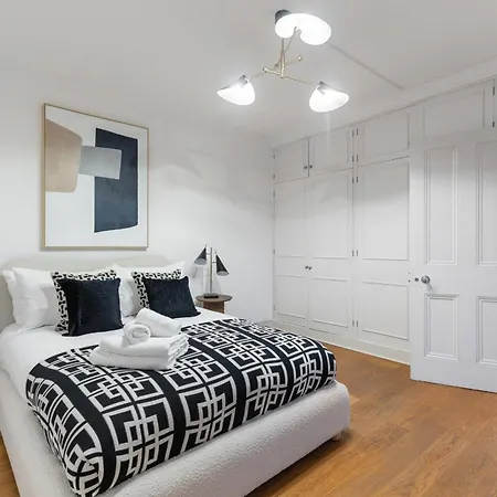 Luxurious Hideaway Retreat - La Reserve Knightsbrige London Exterior photo